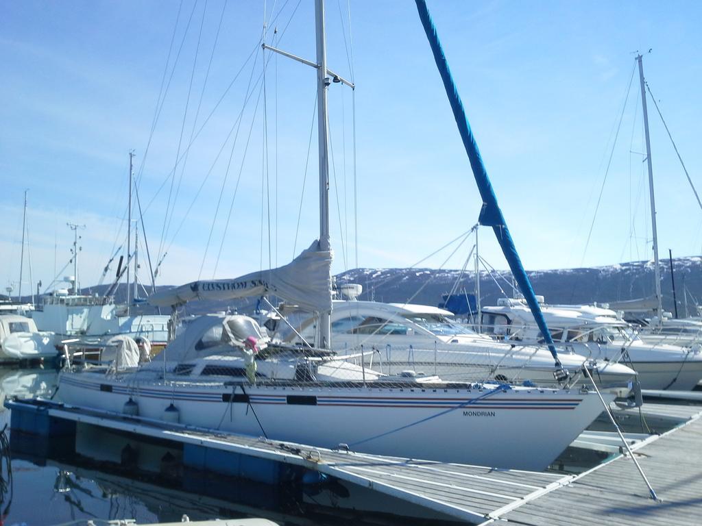 Norwavey, Sleep In A Boat Hotel Krokelvdalen ภายนอก รูปภาพ